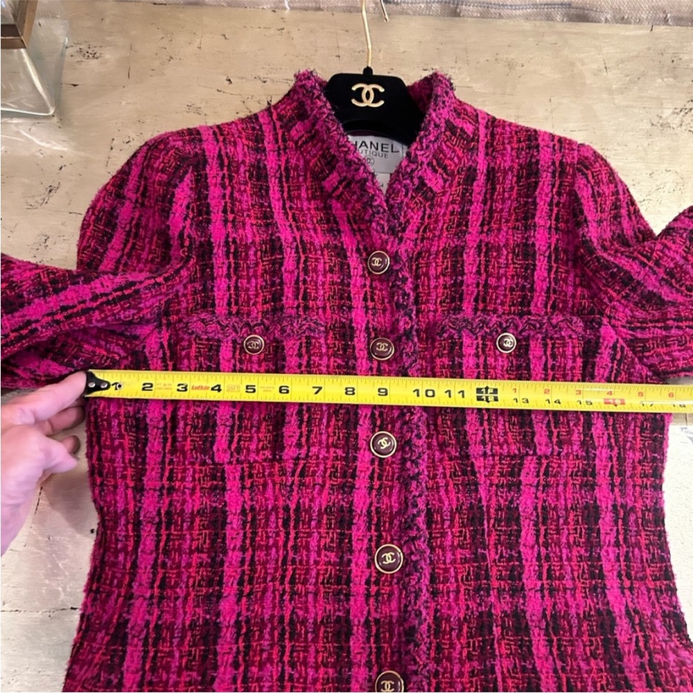 Chanel 1995 Tweed Jacket - Picture 6 of 15